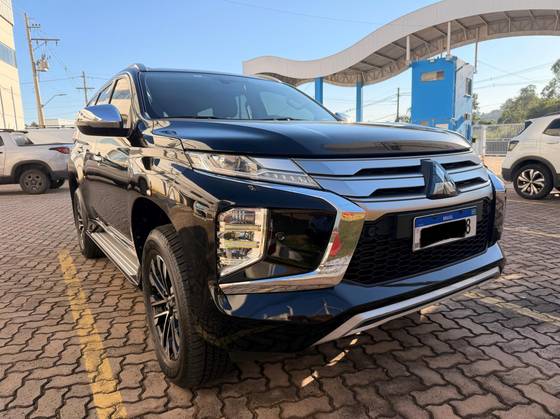 MITSUBISHI PAJERO SPORT 2.4 16V MIVEC TURBO DIESEL HPE-S AWD AUTOMÁTICO